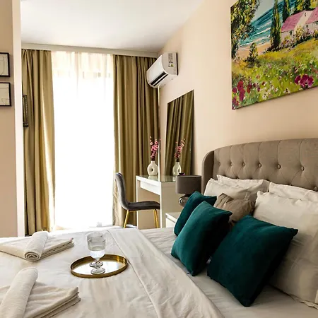 Rabi Park-view Hotell *