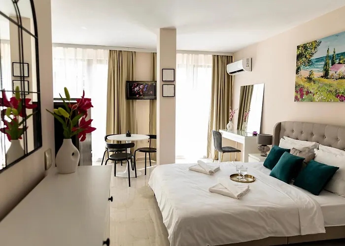 מלון Rabi Park-view *